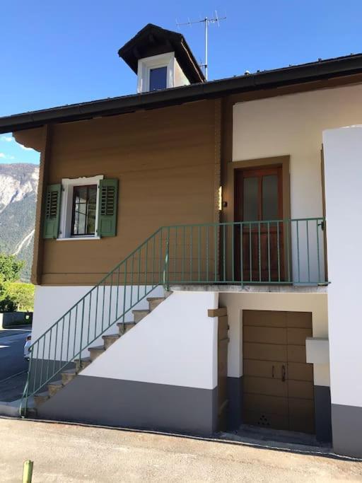 Сasa de vacaciones La Maisonnette : Charmante Maison Independante Salgesch